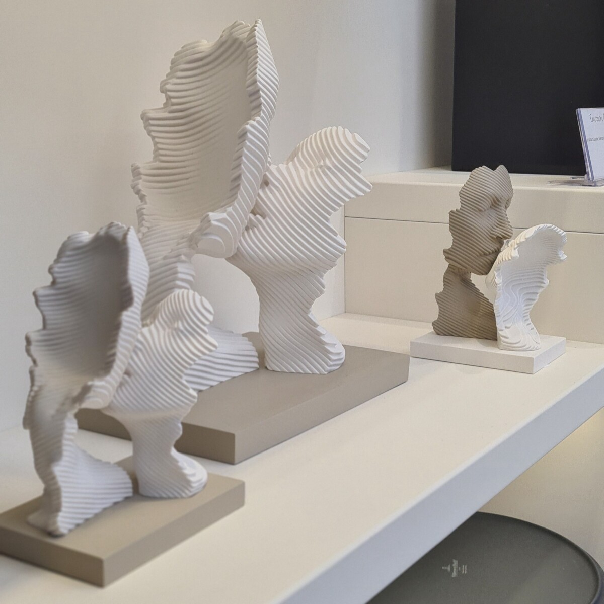 Scultura Moderna BACIO STILIZZATO Grande - immagine 3