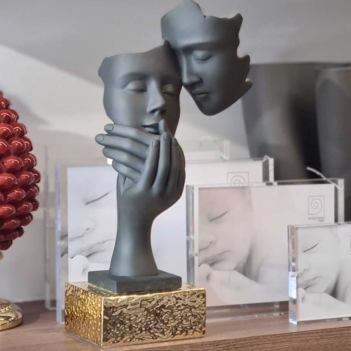Scultura COPPIA FACE Grande Nera e Oro - immagine 2